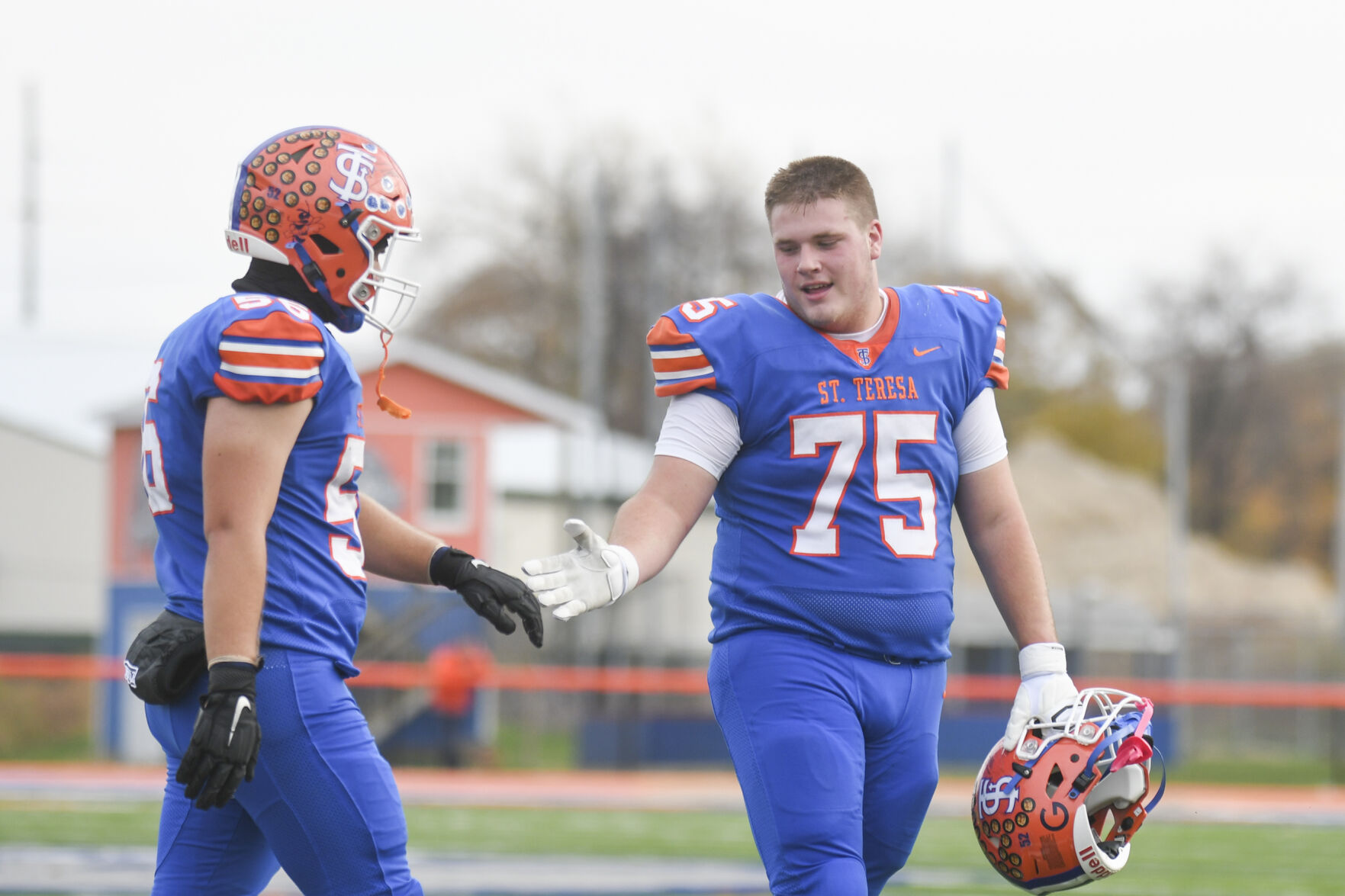 103022-dec-spt-st-teresa-football-gallery_25.JPG
